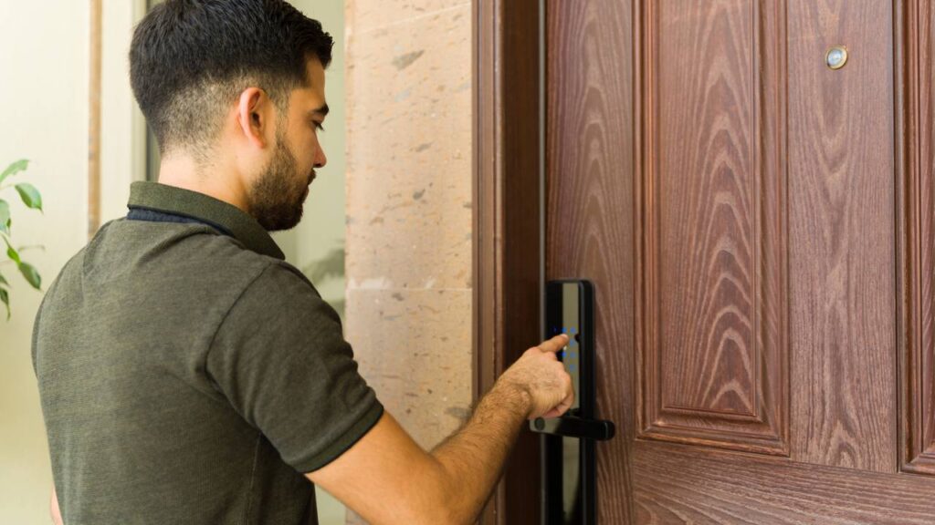 Fechadura digital com biometria vale a pena ou é só mais uma moda de casa inteligente