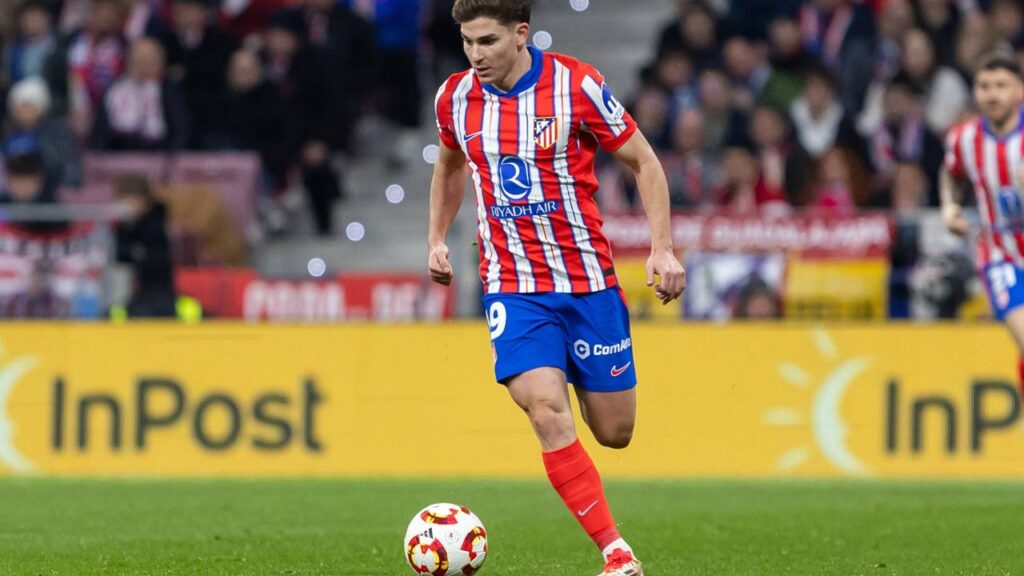 Barcelona vira prioridade de Julián Álvarez em disputa milionária no mercado