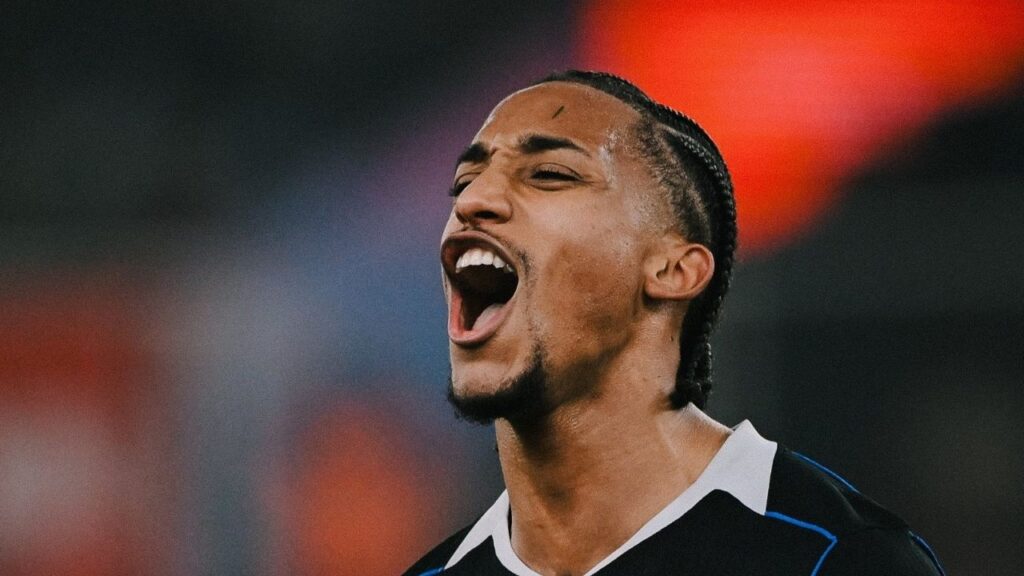 Barcelona avalia contratação de João Pedro, do Chelsea, diante de decisão sobre renovação