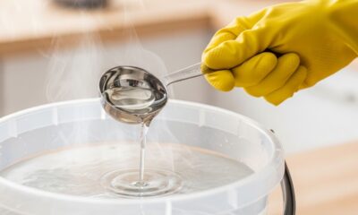 Não lavo mais o chão de casa todas as semanas! Basta uma colher de sopa diluída em água e o piso fica brilhando como novo