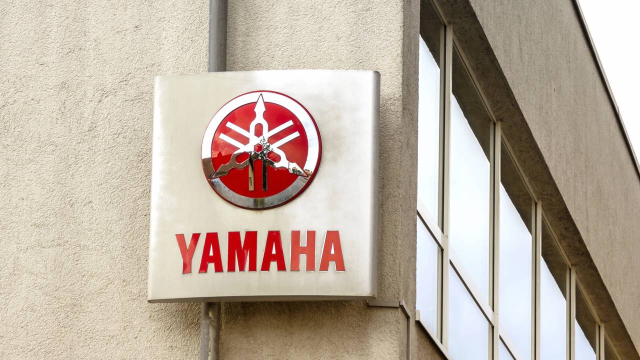 Yamaha RX 180 2025 aposta em eficiência e nostalgia para competir no segmento urbano