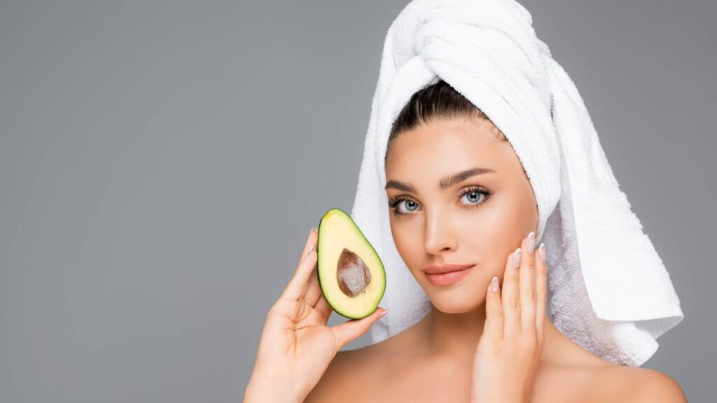 Comer essa fruta todos os dias pode deixar sua pele mais bonita e muita gente não sabe disso