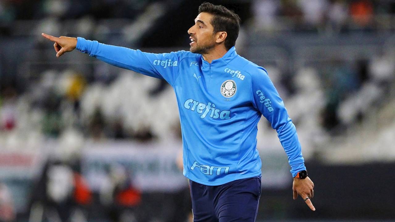Abel Ferreira pode deixar o Palmeiras para assumir o comando de gigante inglês