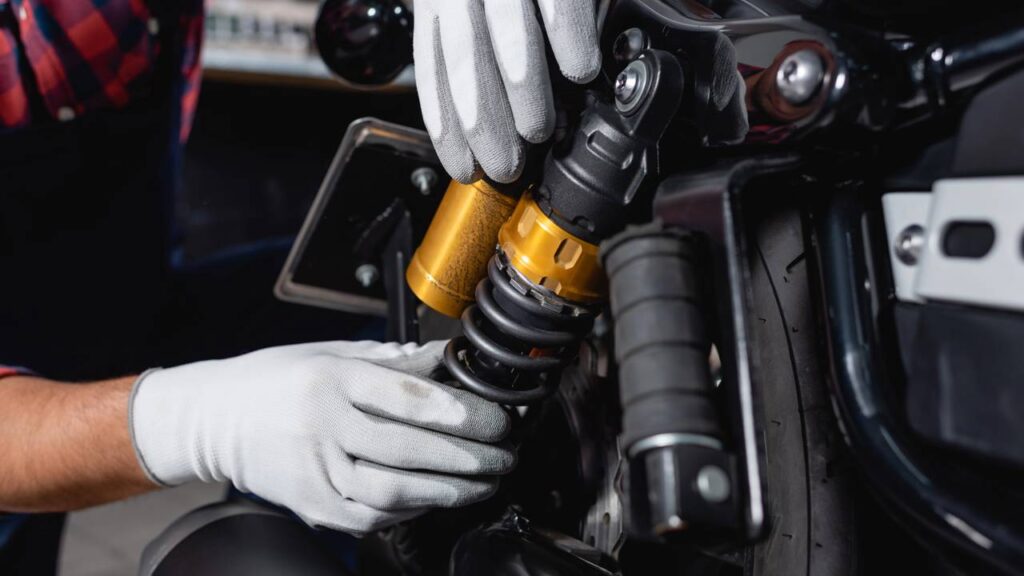Aprenda a reconhecer sinais de amortecedor desgastado e evite prejuízos com perda de conforto no carro