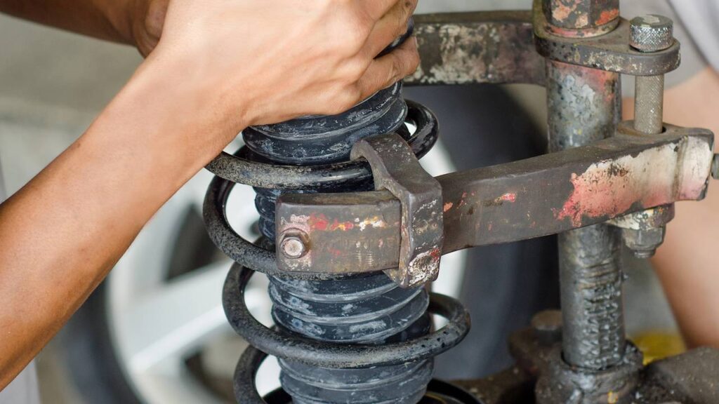 Sinais de amortecedor ruim que comprometem conforto e dirigibilidade