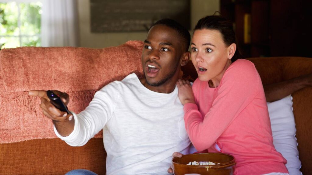 A série de suspense que está prendendo o público do primeiro ao último episódio com reviravoltas inesperadas