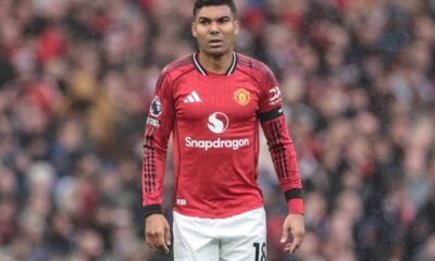 Casemiro pode ficar no Manchester United após pedido de técnico e ídolo do clube