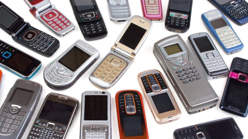 Celulares sonhos de consumo dos anos 2000 e início de 2010 que marcaram uma geração