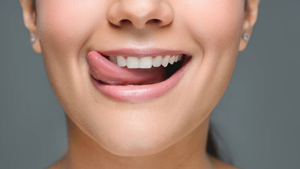 Como clarear os dentes em 7 dias com hábitos simples e cuidados seguros em casa