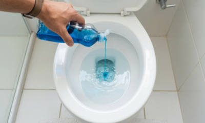 Basta um pouco de detergente no vaso sanitário para resolver esse problema comum