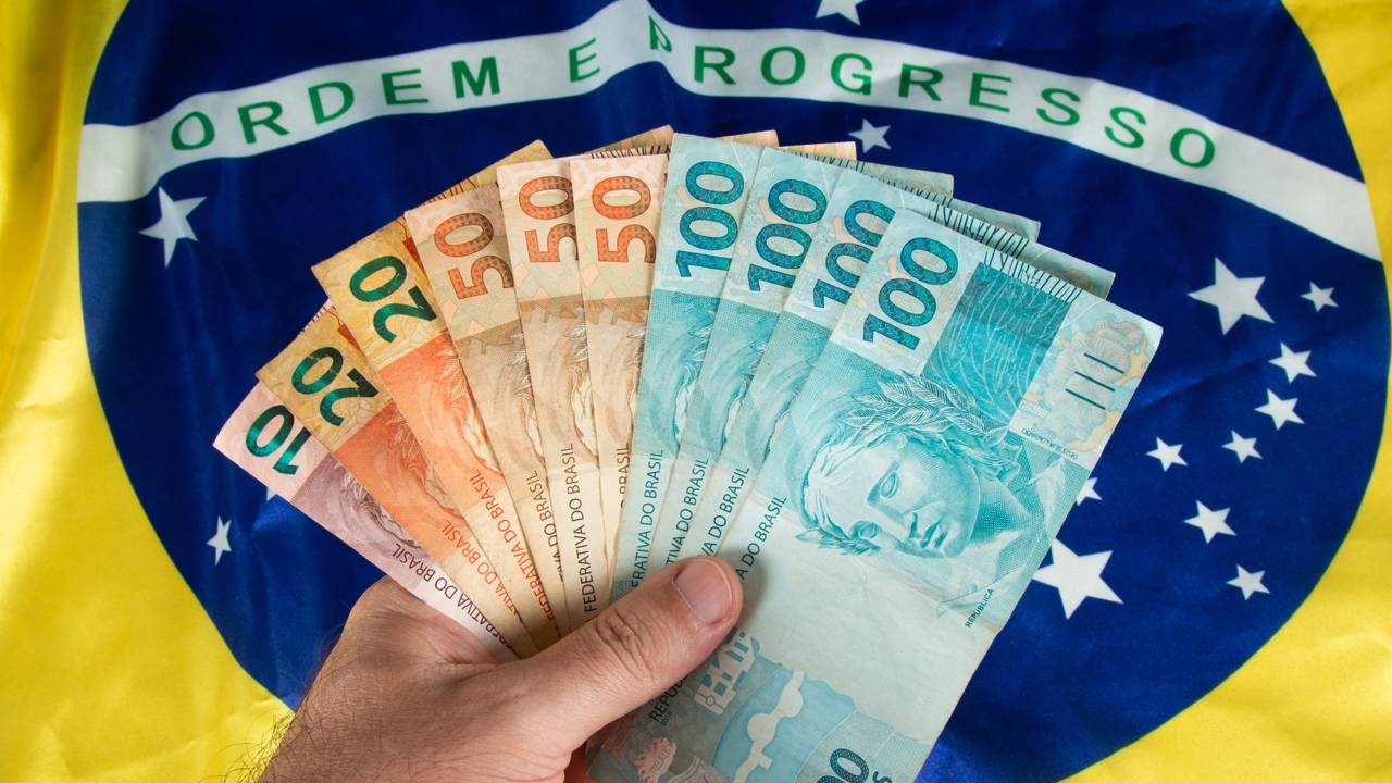 Como sair da pobreza em um ano pode ser mais possível do que parece quando você muda esses hábitos simples