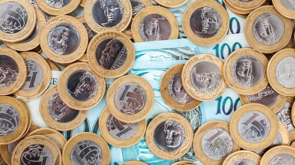 Aprenda a triplicar o salário com esses 8 hábitos simples que podem acelerar sua renda mais rápido do que você imagina