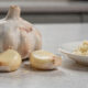 Benefícios do alho para a saúde mostram que ele vai muito além de um simples tempero