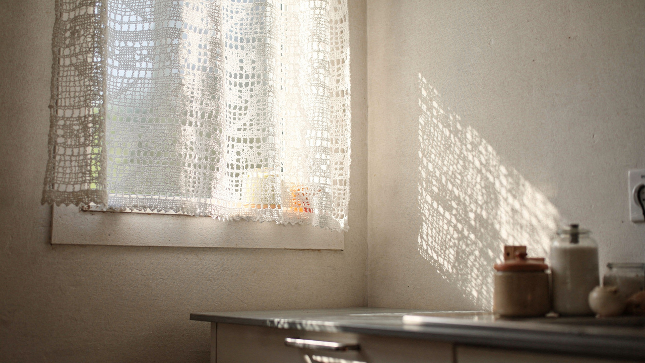 Aposte na cortina de crochê para criar um ambiente rústico e chique que vai surpreender todas as suas visitas