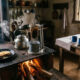 Quando o café com pão feito no fogão a lenha tornava o dia especial
