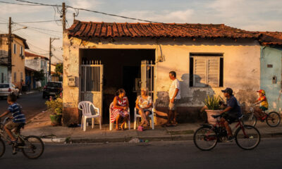 Esse costume simples de bater papo no portão aproximava as pessoas