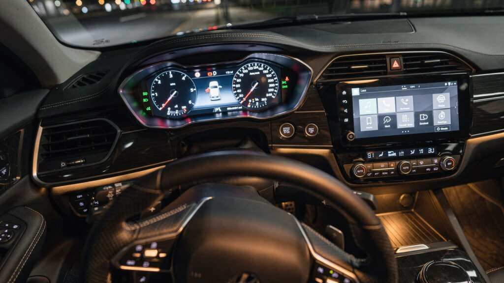 5 acessórios automotivos que podem melhorar conforto, tecnologia e segurança