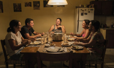Momentos do passado que aquecem o coração como conversar depois do jantar em família