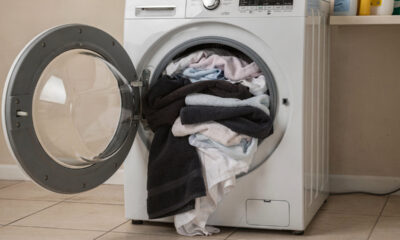 Lavar toalhas e roupas de cama juntas parece prático, mas o resultado pode sair pior do que você imagina