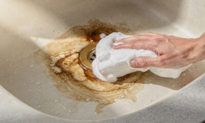 Pia encardida nunca mais com essa poderosa pasta de bicarbonato para manchas de café
