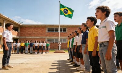 Coisas da escola antiga que marcaram uma geração inteira e começam pelo hino cantado na sala