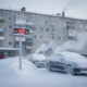 A cidade mais fria do mundo mostra como o dia a dia se adapta ao gelo permanente