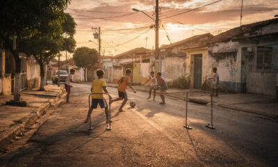 Quem cresceu nessa época vai lembrar das tardes cheias de brincadeiras na rua