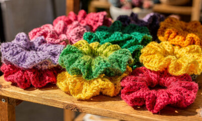 Como fazer o scrunchie de crochê que fica pronto em minutos e é sucesso em feiras de artesanato