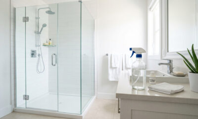 Não uso mais produto caro para limpar o box do banheiro, apenas algumas gotas diluídas já removem manchas e deixam brilhando