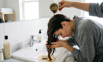 Usar café no cabelo: por que alguns especialistas recomendam e quais os seus benefícios