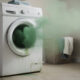 Máquina de lavar com mau cheiro mesmo limpa? A causa real pode estar escondida onde ninguém olha