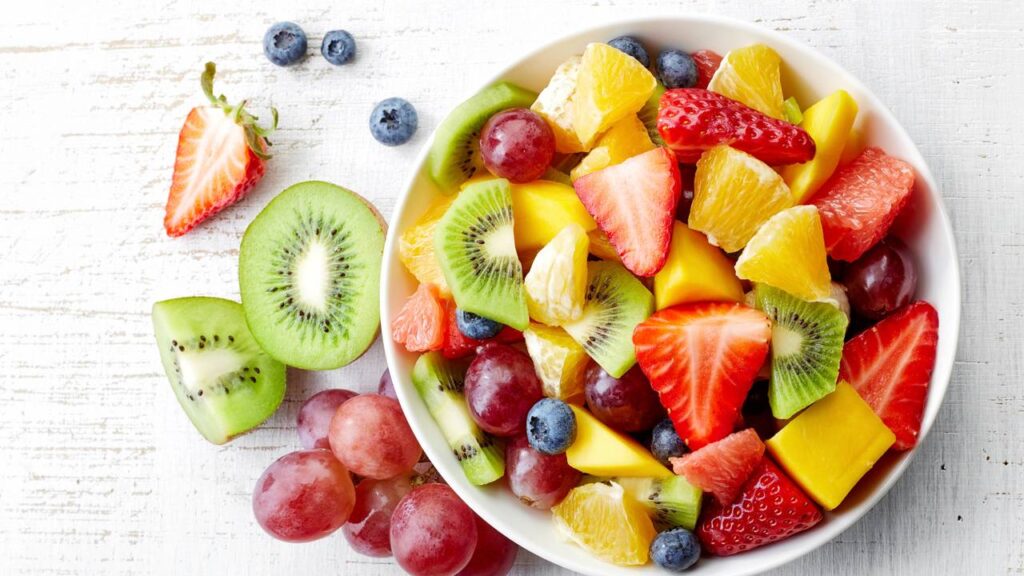 O erro invisível na geladeira que faz suas frutas estragarem muito mais rápido