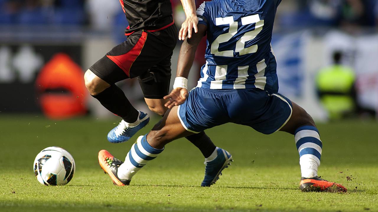Como ser um bom zagueiro no futebol e melhorar sua atuação na defesa com fundamentos simples