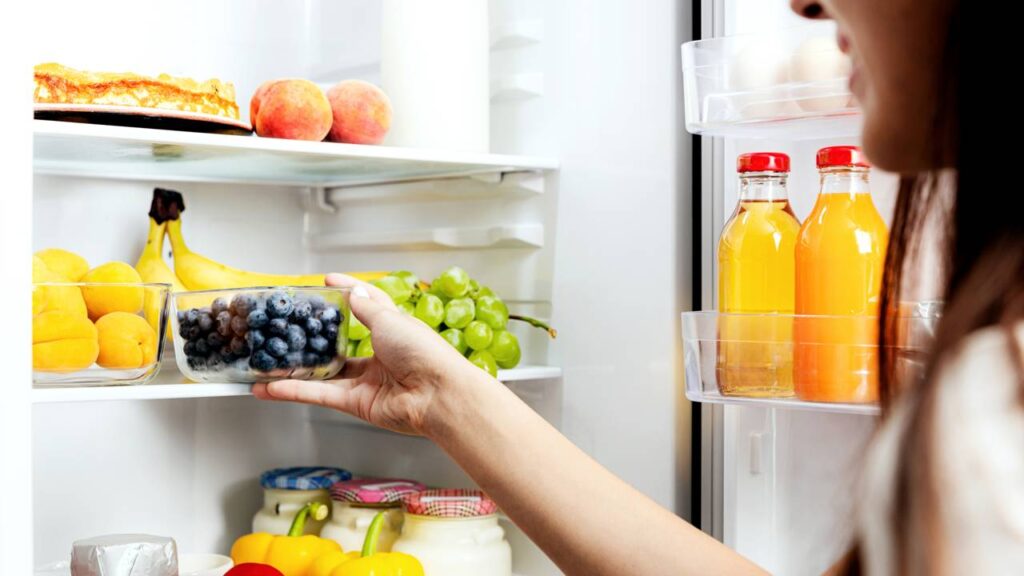 Quem tem geladeira frost free precisa saber o erro que aumenta o consumo de energia