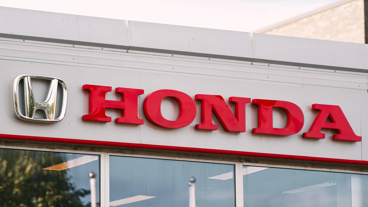 Honda lança Fireblade SP 2026 e chega ao Brasil com mais de 200 cv e foco em pista