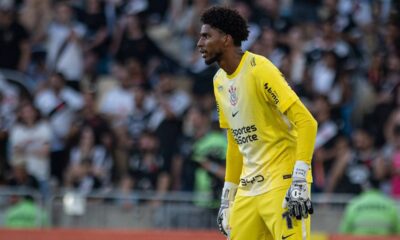 Corinthians recusa valor milionário por Hugo Souza e aposta em valorização