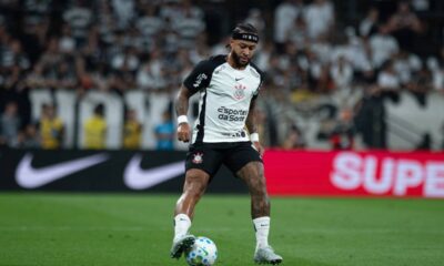 Memphis Depay é cortado da Seleção da Holanda para amistosos após sofrer lesão pelo Corinthians