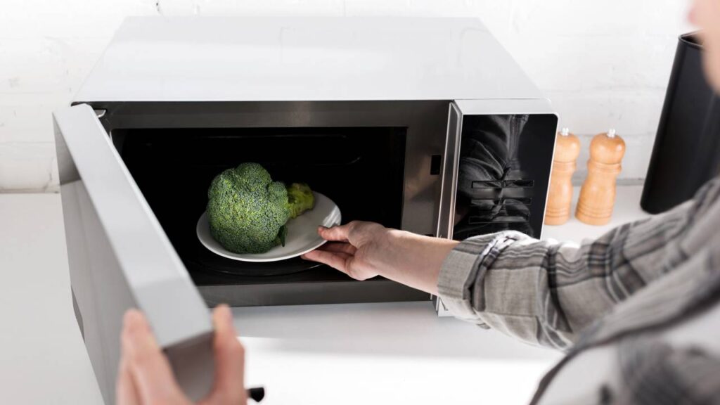 Os melhores micro-ondas 2026 que prometem mais praticidade, tecnologia e rapidez na cozinha