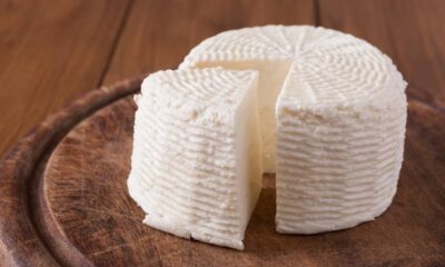 Como fazer queijo fresco caseiro de forma fácil e econômica usando poucos ingredientes