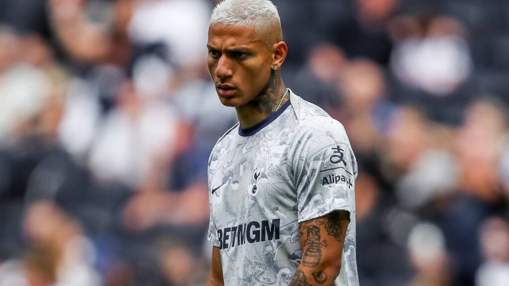 Possível rebaixamento do Tottenham abre caminho para retorno de Richarlison ao Everton