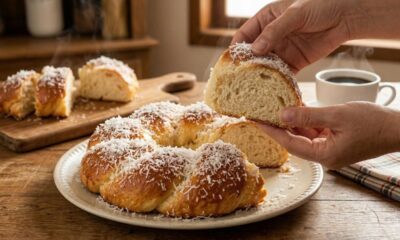 Essa rosca caseira da minha mãe cresce bem fofinha e é perfeita para servir no café da manhã