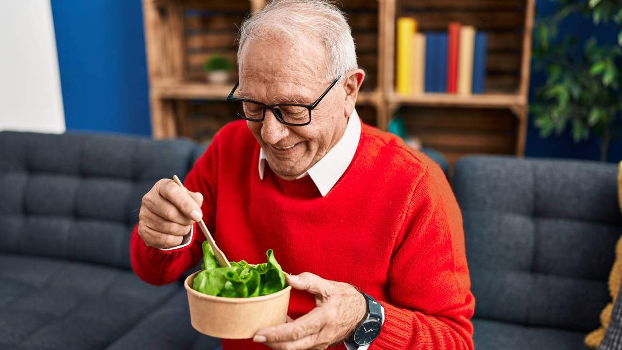 3 folhas incríveis para quem tem mais de 60 anos que estão chamando atenção pelos benefícios no corpo
