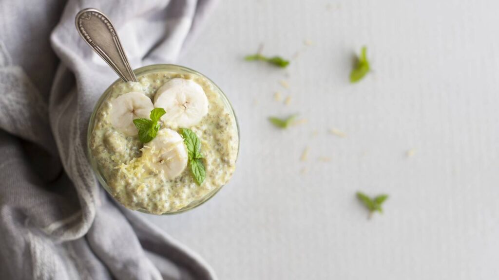 Sobremesa de banana fácil que fica pronta em poucos minutos e surpreende pelo sabor cremoso