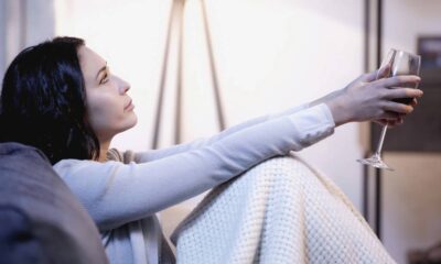 O que significa falar sozinho segundo a psicologia e por que isso é mais comum do que parece