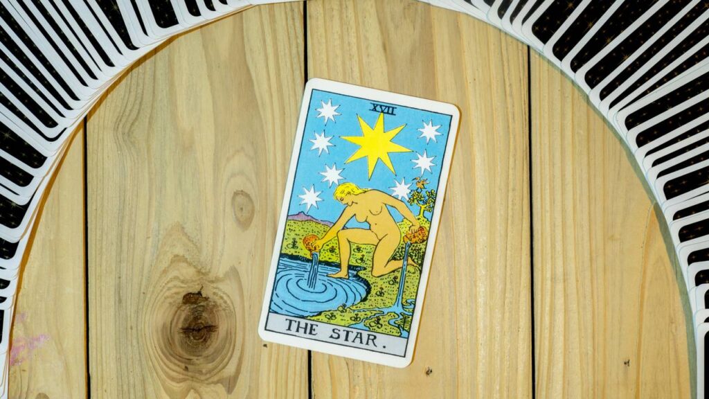 A carta do tarot do dia pode trazer um sinal inesperado para quem busca orientação ou reflexão