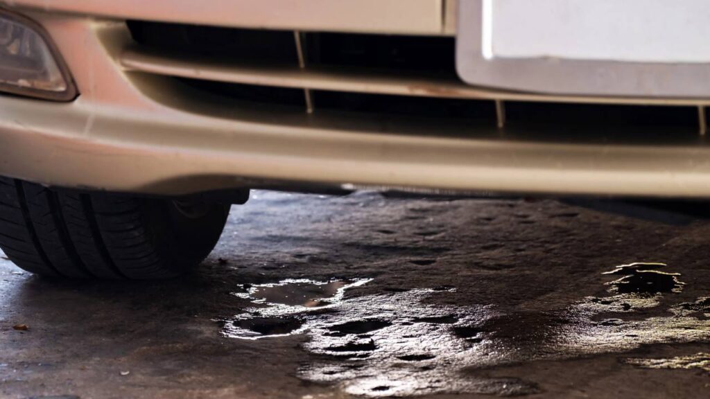 Como identificar a origem vazamento de óleo e quando é hora de procurar um mecânico