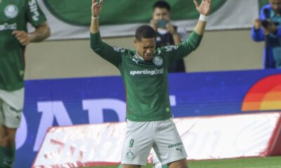 Chelsea prepara proposta por Vitor Roque após destaque no Palmeiras