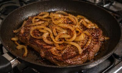 Como fazer o melhor bife acebolado com sabor marcante e suculência no ponto certo