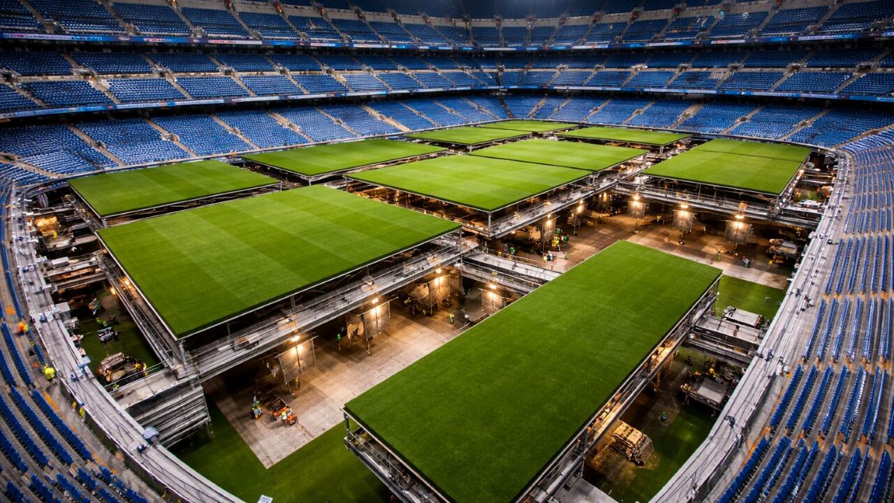 Como é a preservação do campo de Bernabéu e o que mantém o gramado sempre perfeito