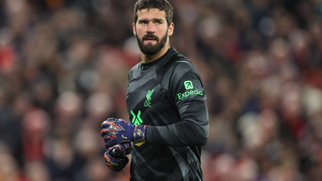Com contrato próximo do fim, Alisson Becker pode deixar o Liverpool e entrar na mira da Juventus